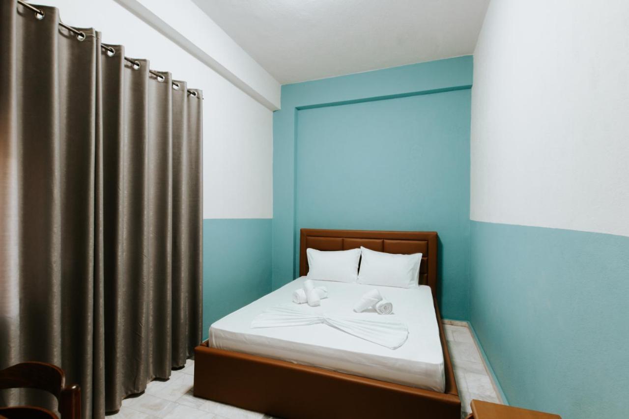 Hotel Lunxheria Gjirokastër 外观 照片