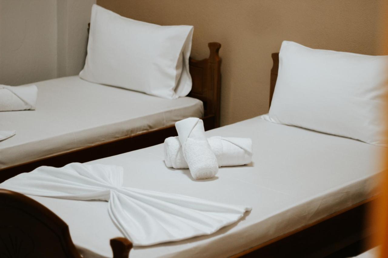 Hotel Lunxheria Gjirokastër 外观 照片