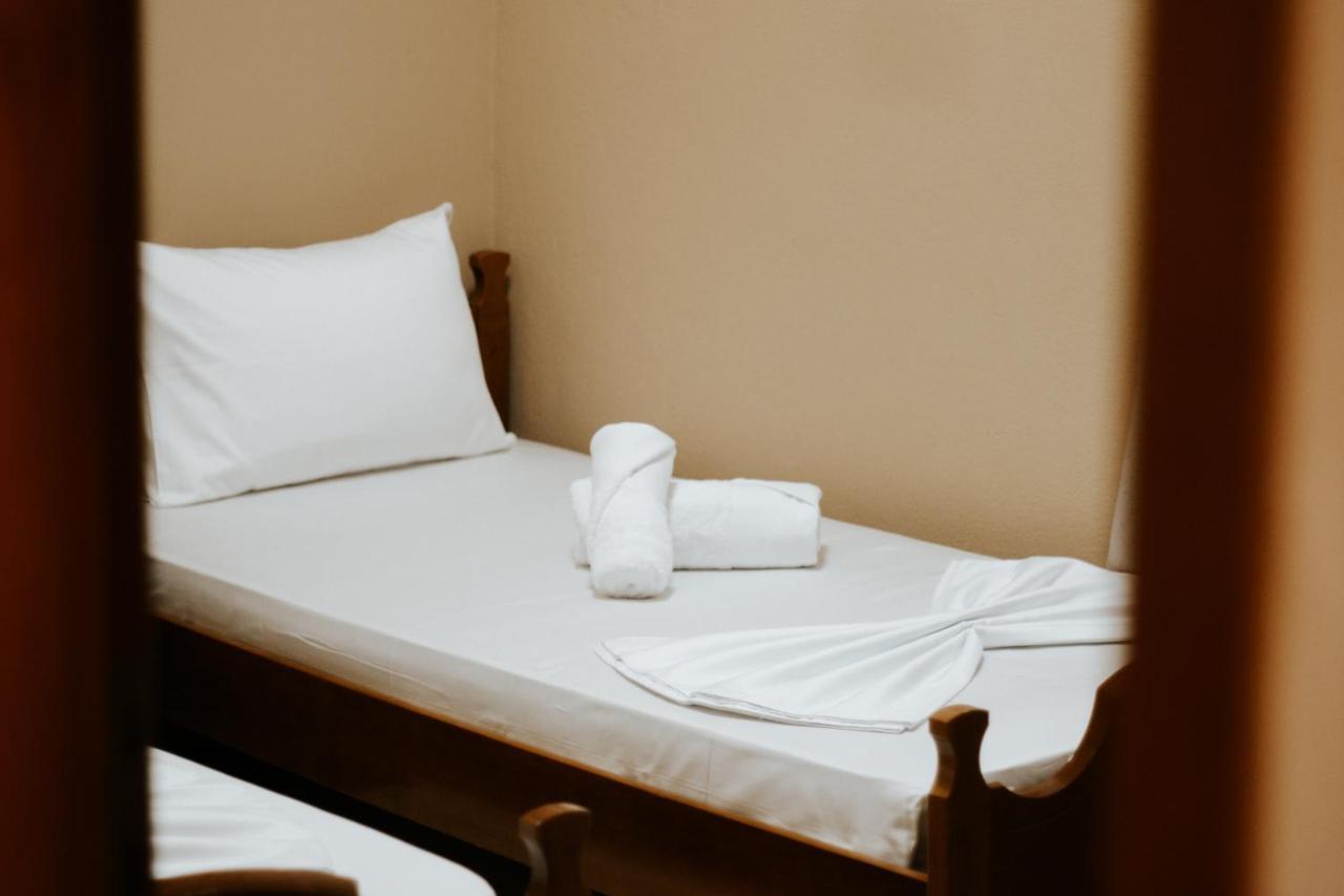 Hotel Lunxheria Gjirokastër 外观 照片