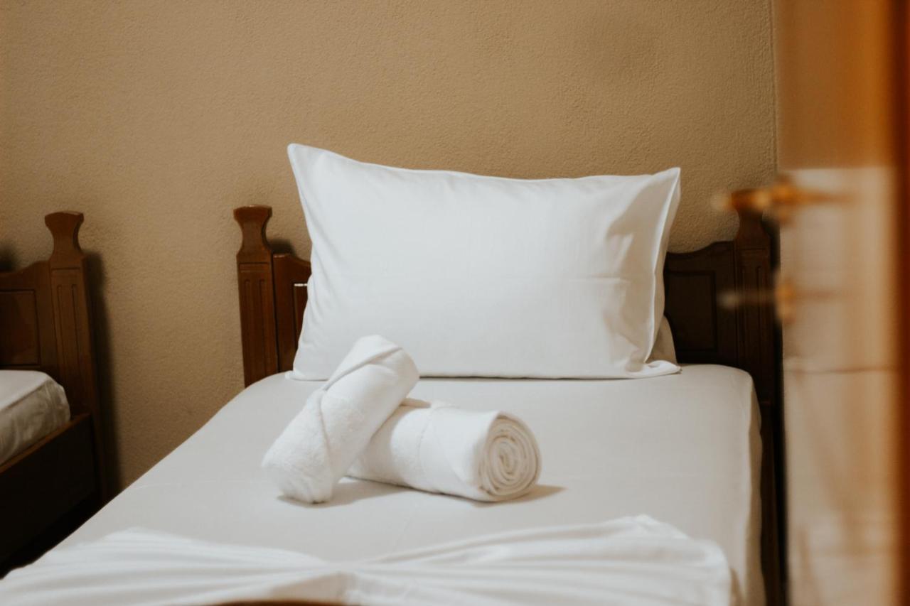 Hotel Lunxheria Gjirokastër 外观 照片